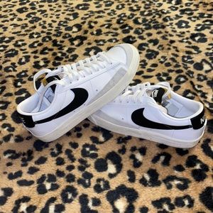 nike blazer low
